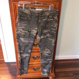 Levi’s 711 Skinny camo jeans
